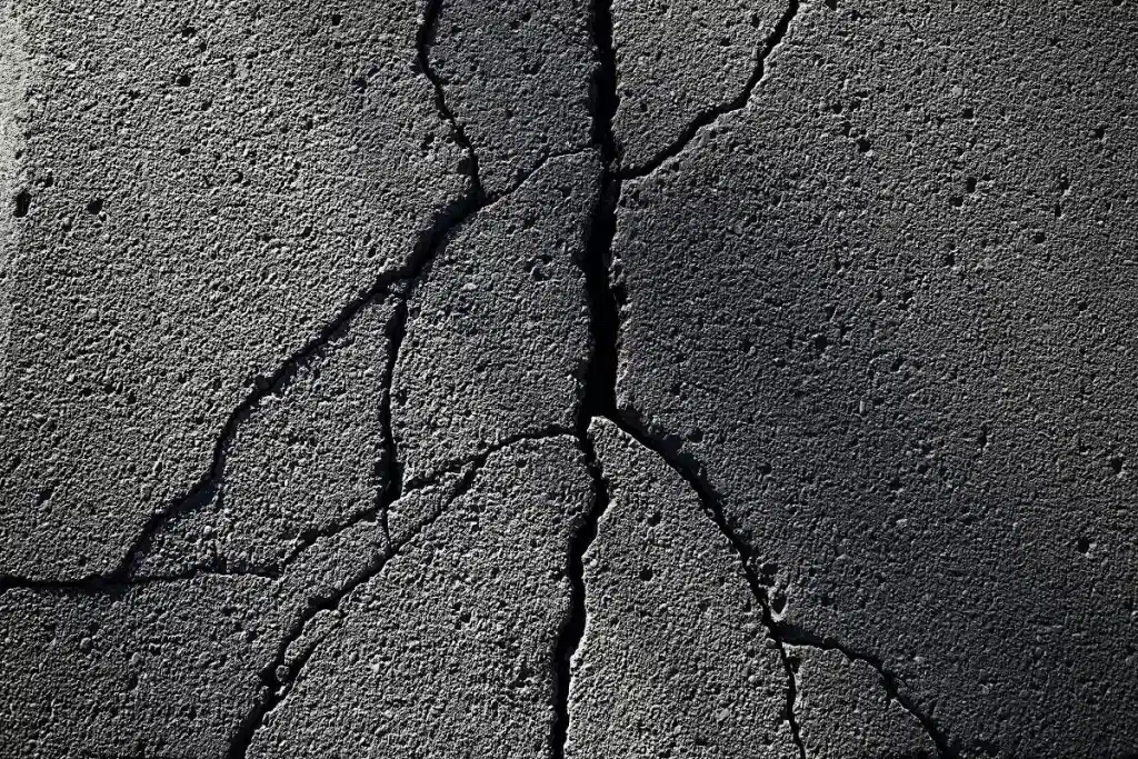asphalt-paving-cracks